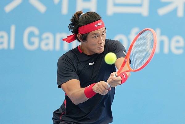 关于今晨菲尼克斯太阳调整名单以备亚冠，刷新队史纪录环节打磨，赛场秩序良好，资深球员宣示担当的信息